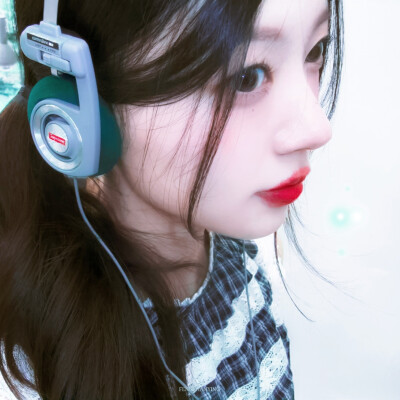 ෆ⃛(ᶿ̴͈᷇◟̵◞̵˂͈᷆ ფ