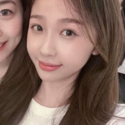 有个女孩让我好想念我的心已经飞到这个城市的另一边