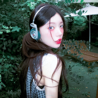 ෆ⃛(ᶿ̴͈᷇◟̵◞̵˂͈᷆ ფ