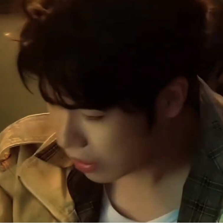 坐下 坐上偶的副驾