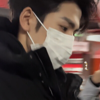 一场涙雨析出你心脏里的潜台本