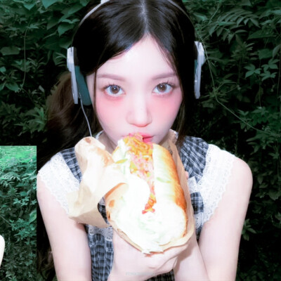 ෆ⃛(ᶿ̴͈᷇◟̵◞̵˂͈᷆ ფ