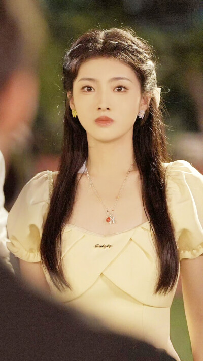 早逝白月光穿十一年后，成全家福星2 林茉