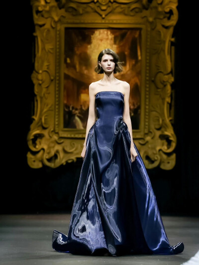 BY爱喝可乐的古娜小姐 