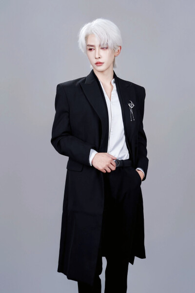 在逃99次，我的九尾狐老公追红温了 云祈