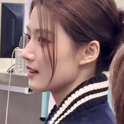 这个女孩咋怎么看都很美