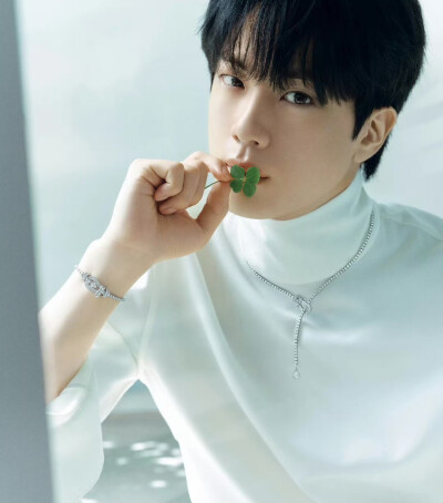 251121
SPUR_magazine账号更新硕珍相关