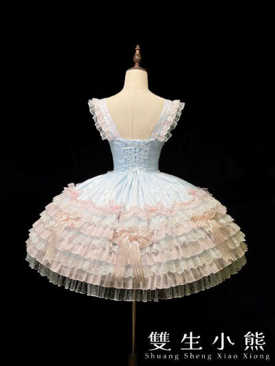 不知道冲哪套裙子的还不赶快看过来，这个配色到底是谁可以拒绝的了啊！