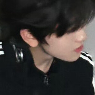 在周一的晚上看到这样一张脸本人的心情都美好了