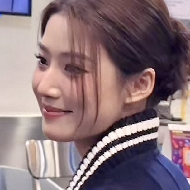 这个女孩咋怎么看都很美