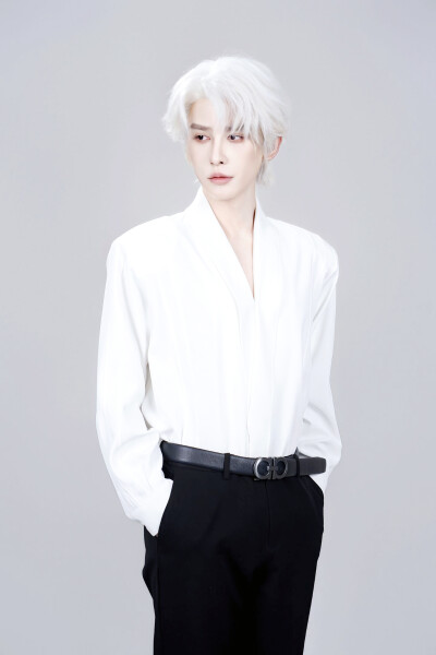 在逃99次，我的九尾狐老公追红温了 云祈