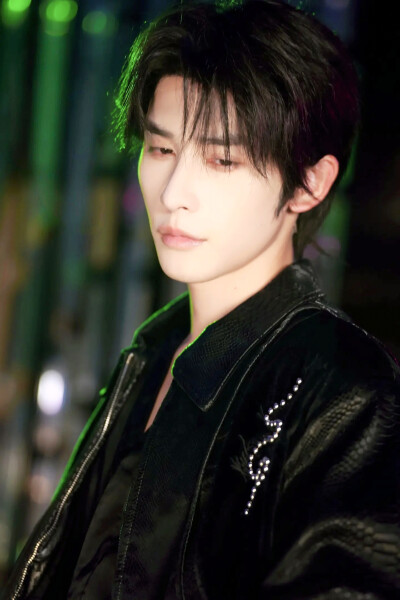 在逃99次，我的九尾狐老公追红温了 云祈