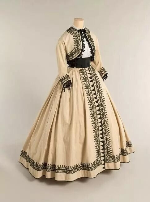 Summer dress ca. 1867