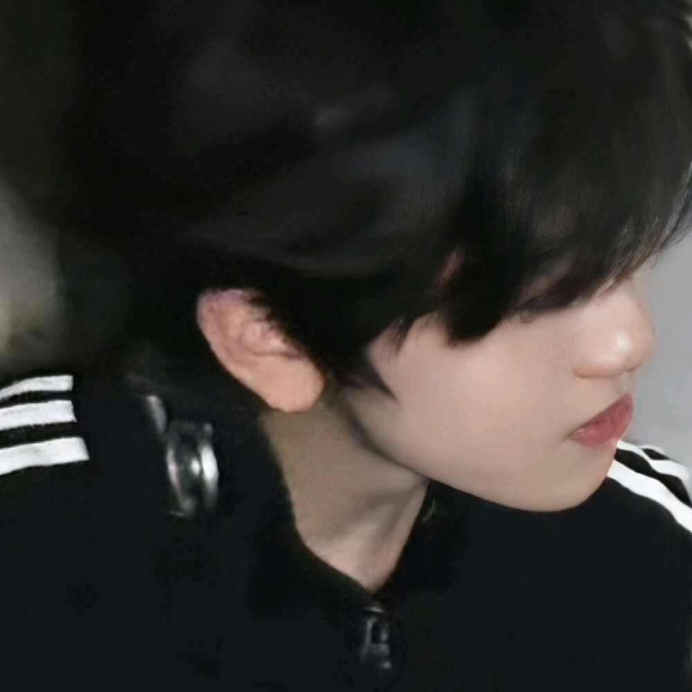 三条杠家族又出一位欧巴