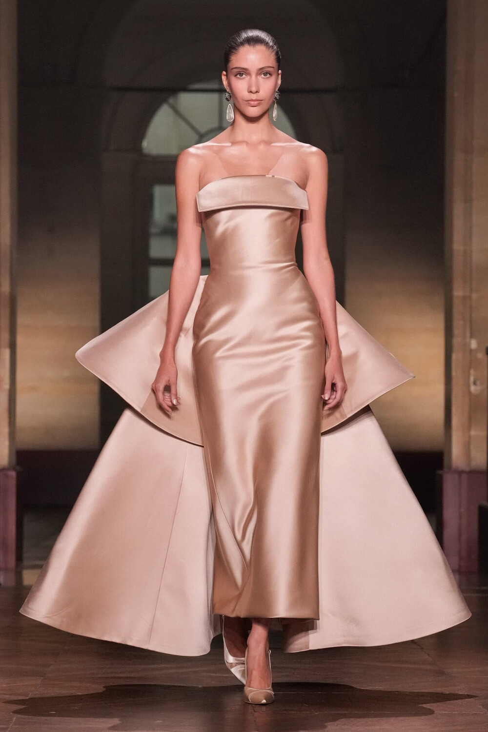 BY爱喝可乐的古娜小姐