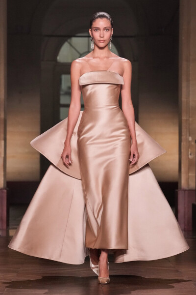 BY爱喝可乐的古娜小姐