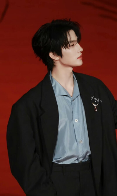 张翅#横店微短剧之夜##横店影视节#
20251102｜横店微短剧之夜红毯