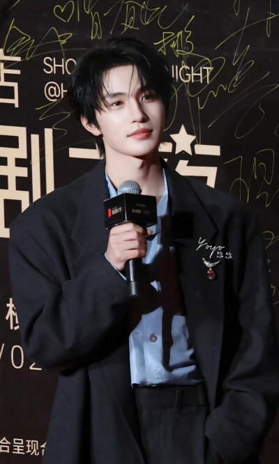 张翅#横店微短剧之夜##横店影视节#
20251102｜横店微短剧之夜红毯