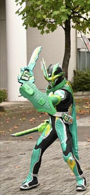 假面骑士剑斩，猿飞忍者传，奇幻小猪三兄弟。《假面骑士圣刃》系列。(侵权删)