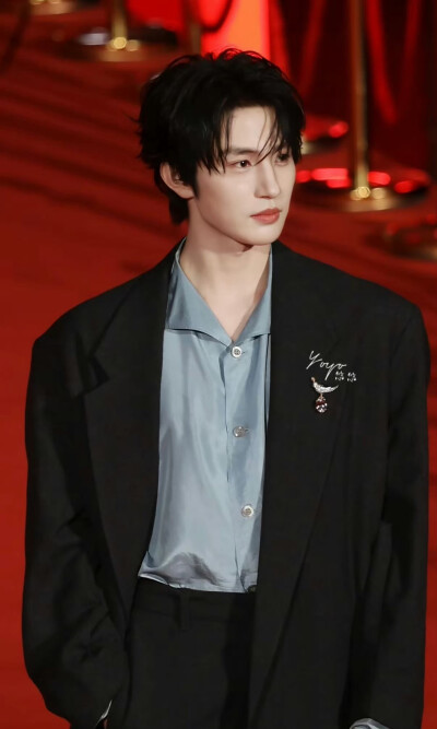 张翅#横店微短剧之夜##横店影视节#
20251102｜横店微短剧之夜红毯