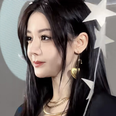 谁懂此女到底有多美萌