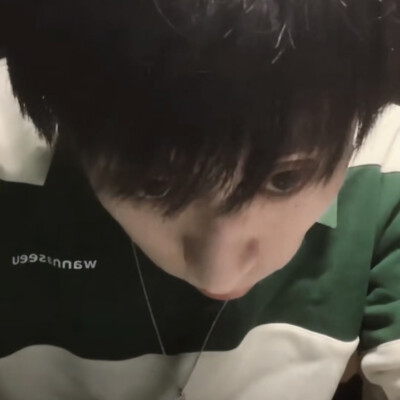 蒋易啊，你长这样啥意思。