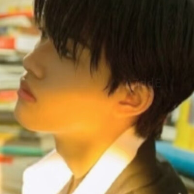 苦难既然把我推到了悬崖的边缘，那么就让我在这悬崖的边缘坐下来，顺便看看悬崖下的流岚雾霾，唱支歌给你听