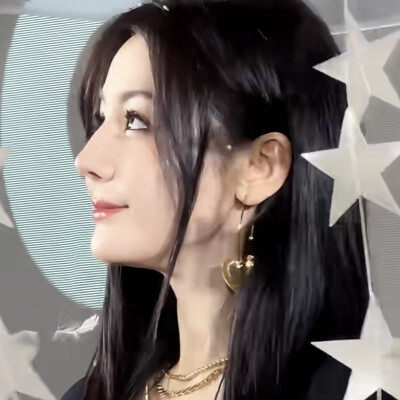 谁懂此女到底有多美萌