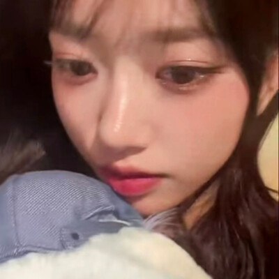 你总是走神，呆呆的，一只小猫