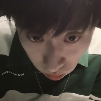 蒋易啊，你长这样啥意思。