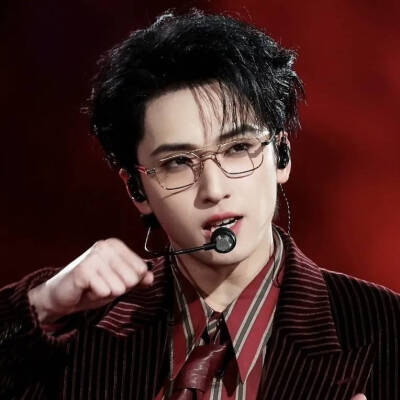 ᴵ ʰᵃᵛᵉ ᵗʳᵃᵛᵉˡᵉᵈ ᵃ ˡᵒⁿᵍ ʷᵃʸ ᵃˡᵒⁿᵉ. ᵂʰʸ ˢʰᵒᵘˡᵈ ᴵ ᵈᵒ ⁱᵗ·