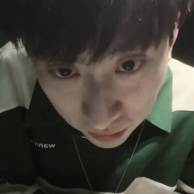 蒋易啊，你长这样啥意思。