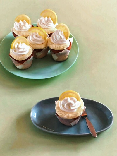 日常
我们为体验这些可怜的、美妙的、灿烂的感觉而活。