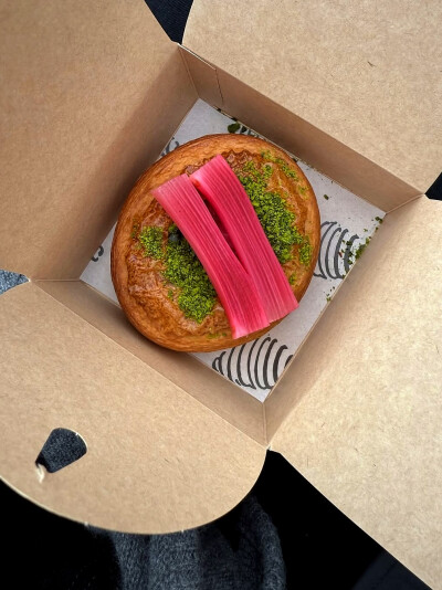 日常
我们为体验这些可怜的、美妙的、灿烂的感觉而活。