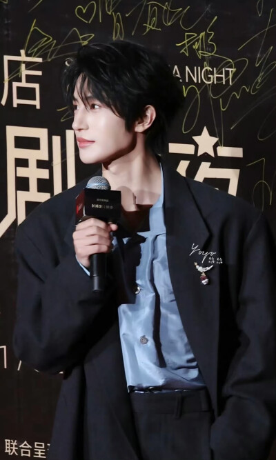 张翅#横店微短剧之夜##横店影视节#
20251102｜横店微短剧之夜红毯