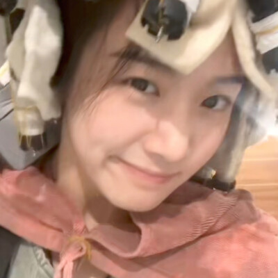 这期是自拍，每一张都很美