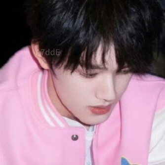 我们终会拾起自己支离破碎的残片，又兀自将其拼凑完整，我们从完整到破碎，又从破碎到完整，生命至此轮回，人生由此谢幕。