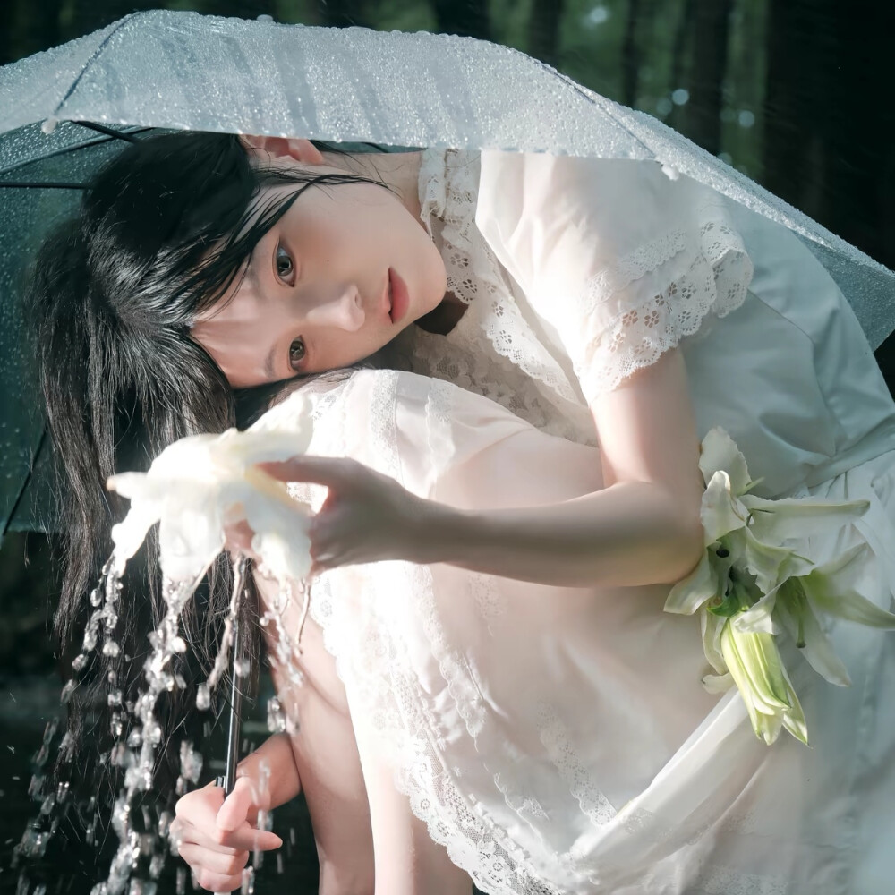 “任何情绪在雨季都被允许”