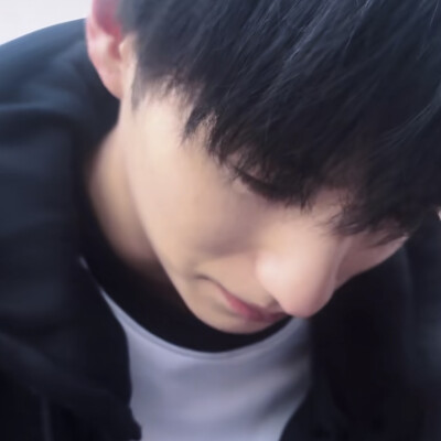 怎么一股小狗味