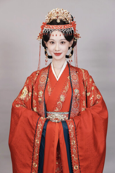 春雪覆红墙 裴惊絮