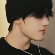 我昨天刚配what do you mean的文案你今天就唱是啥意思，行，晚安