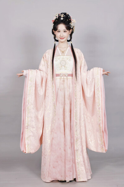 春雪覆红墙 裴惊絮