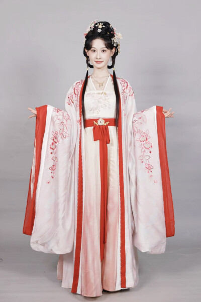 春雪覆红墙 裴惊絮