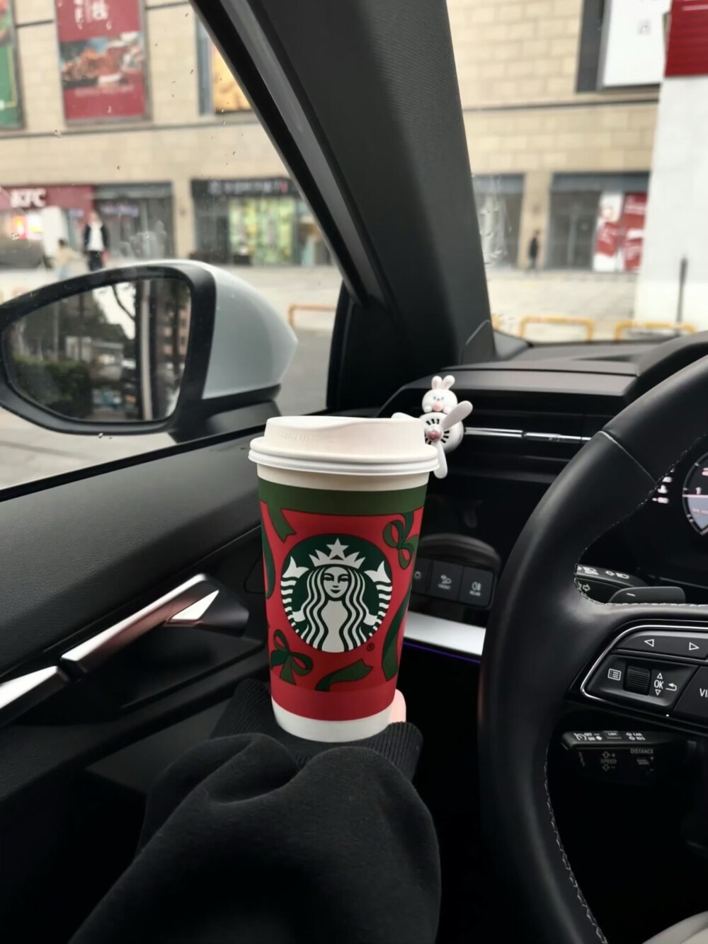 我自甘堕落 救我就是害我。