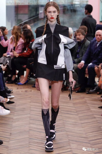 意大利名牌普拉达Prada 2018 度假系列