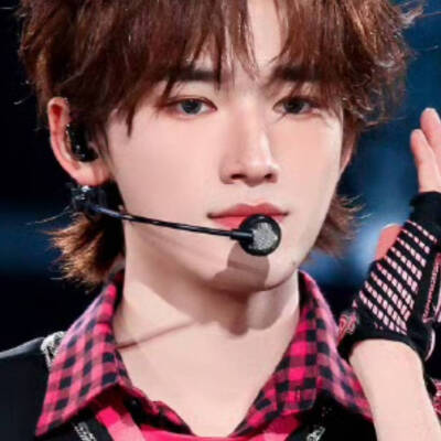 你是我未曾拥有无法捕捉的亲昵