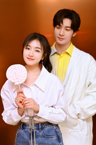 星落凝成糖 琴投夜合
少典有情 陈星旭-离光夜檀李兰迪 ​​​