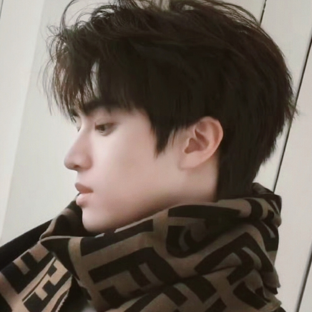 想念你躲在我围巾里面