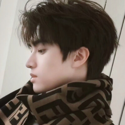 想念你躲在我围巾里面