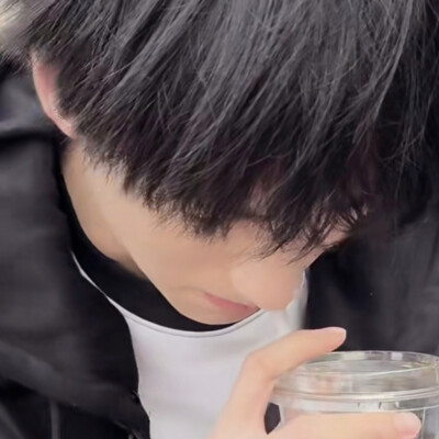 宝宝你咖啡洒了